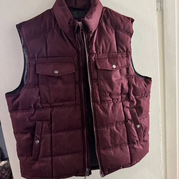 Goodfellow & Co Men's Maroon Quilted Vest - Picture 2 of 5